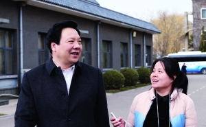 全國(guó)人大代表、央行副行長(zhǎng)陳雨露接受本報(bào)記者陳瑩瑩采訪(fǎng)。本報(bào)記者 車(chē)亮 攝